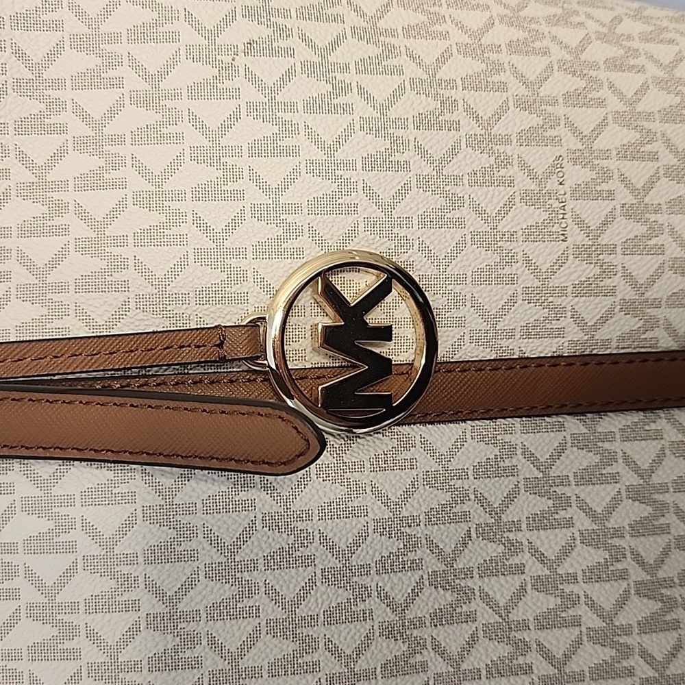 LARGE MICHEL KORS BAG. - Picture 4 of 12